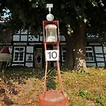 Seefahrer Deich-café-hotel - Etwas Andere - Kommunikation Und Kreativität Wird Hier Groß Geschrieben - Wer Standard Sucht Ist Hier Nicht Richtig! * Osten