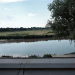 Hotel Seefahrer Deich-café-hotel - Etwas Andere - Kommunikation Und Kreativität Wird Hier Groß Geschrieben - Wer Standard Sucht Ist Hier Nicht Richtig! Osten