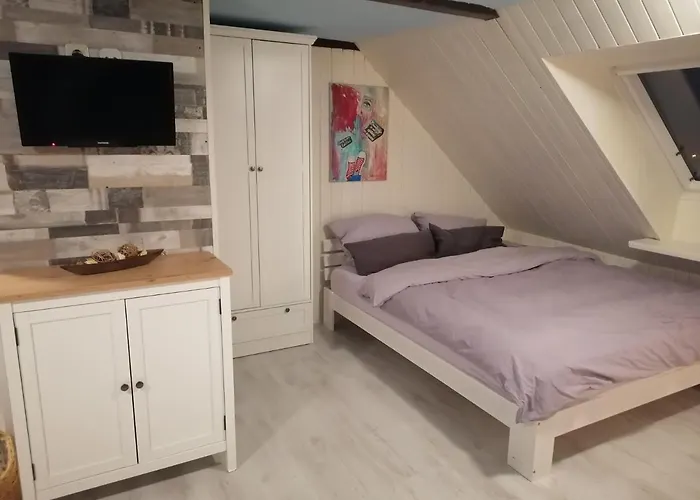 Hotel Seefahrer Deich-café-hotel - Etwas Andere - Kommunikation Und Kreativität Wird Hier Groß Geschrieben - Wer Standard Sucht Ist Hier Nicht Richtig! *