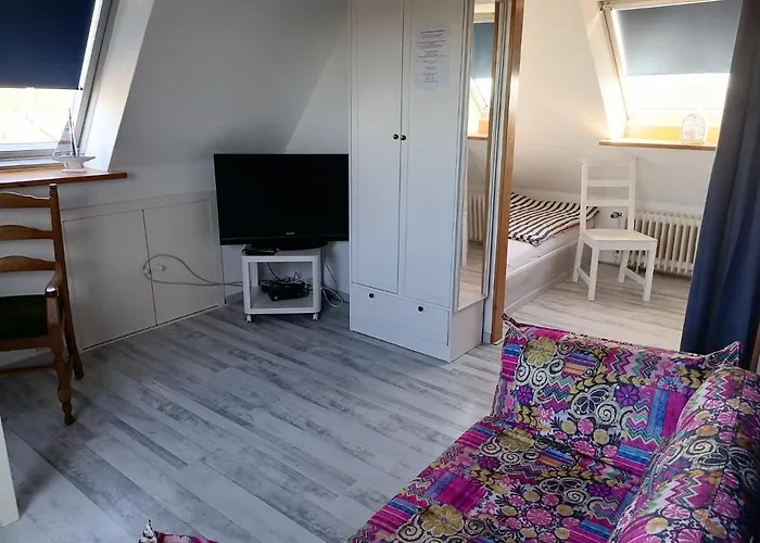 Seefahrer Deich-café-hotel - Etwas Andere - Kommunikation Und Kreativität Wird Hier Groß Geschrieben - Wer Standard Sucht Ist Hier Nicht Richtig! Hotel Osten